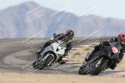 media/Nov-16-2025-Race Pace (Sun) [[8c5fa54630]]/Non Verified Riders (1st 20 Minutes)/6-Turn 12 (2pm)/